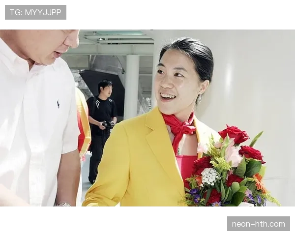 王楠居然连家里的杯子都比我贵，篮球场上的她简直两个世界吗？